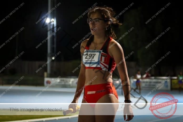 Cayetana Chirinos Asalde on the track after a nighttime race.