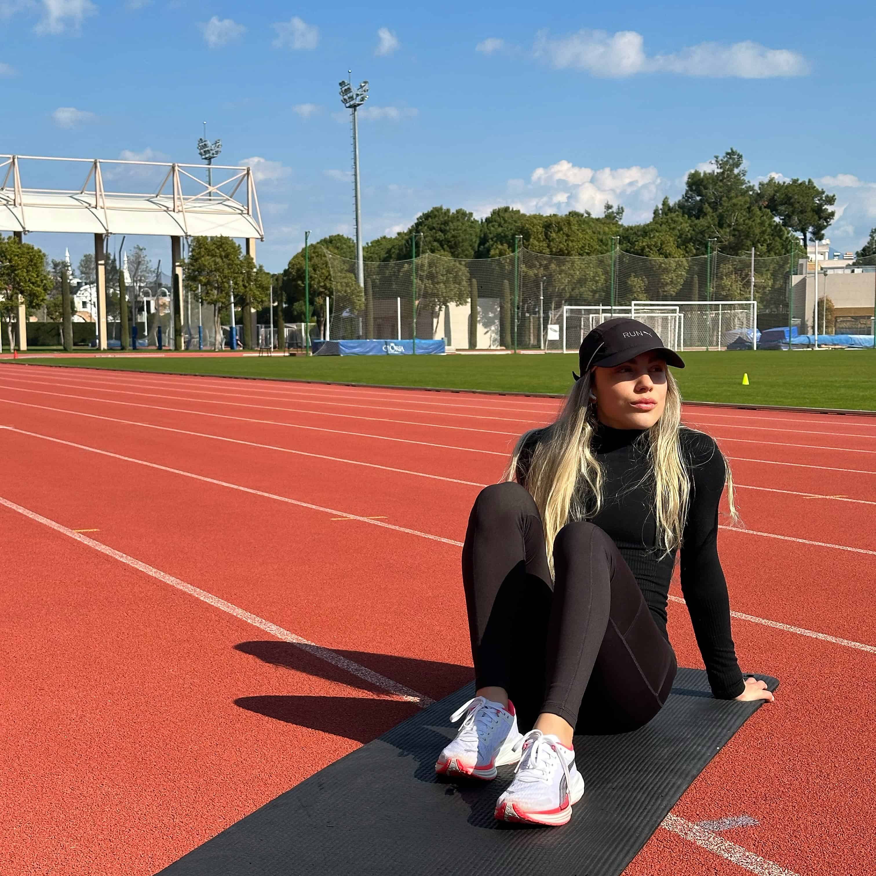 Letícia Oro Melo