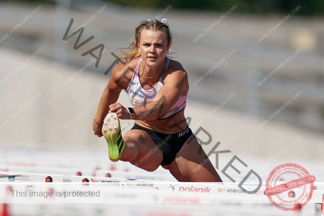 Tereza-Čorejová-teres_sa_ 0501