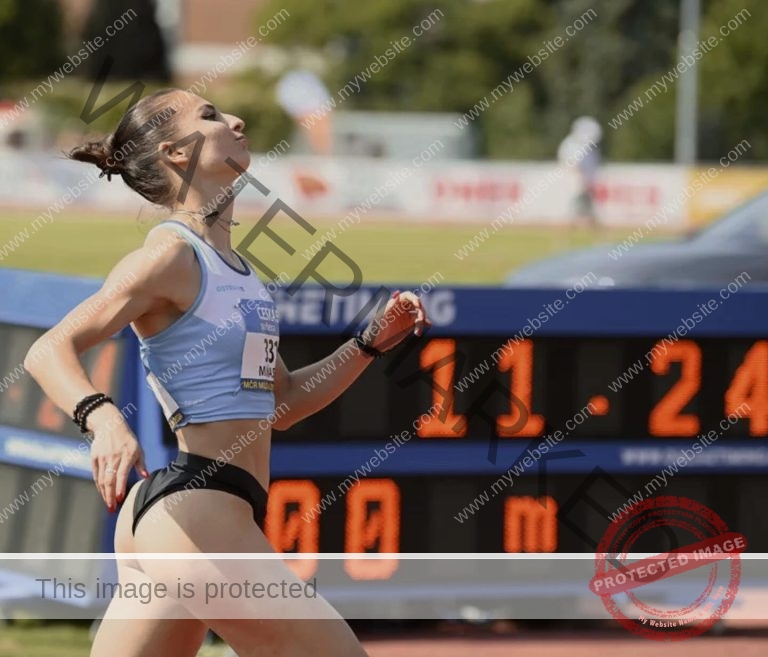 Karolína Maňasová Photo Gallery