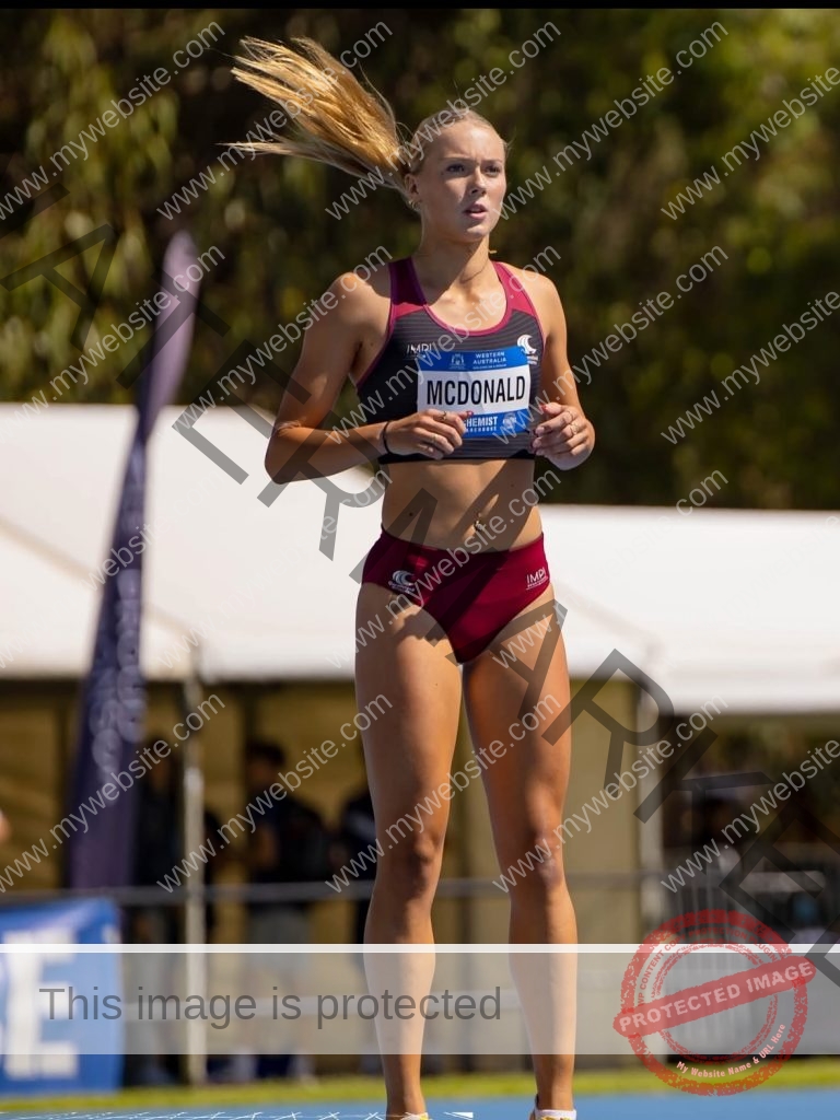 Alyssa McDonald Photo Gallery (Australia, @a.lyssamcdonald)