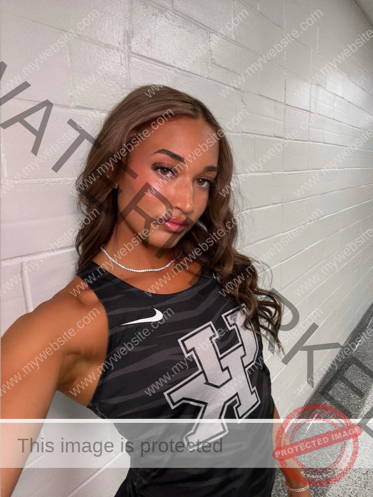 Emmi Scales Photo Gallery (USA, @emmi.scales)